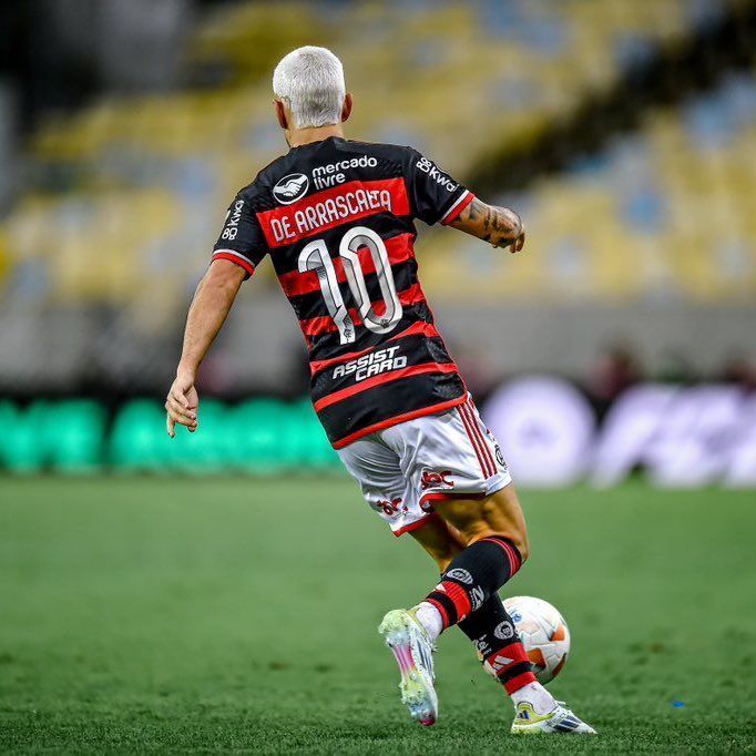 Flamengo anuncia novo camisa 10 para 2025, e Diego e Zico aprovam