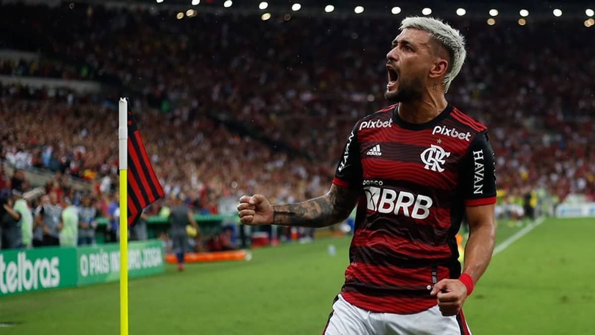 Arrascaeta treina, mas é dúvida para jogo contra o Cruzeiro