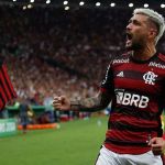 Arrascaeta treina, mas é dúvida para jogo contra o Cruzeiro