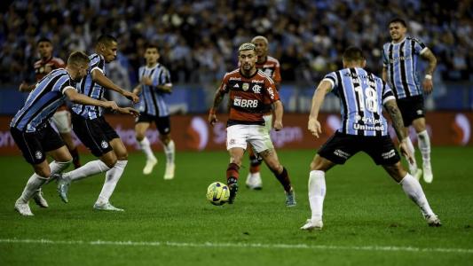 Arrascaeta, do Flamengo, entre vários marcadores do Grêmio