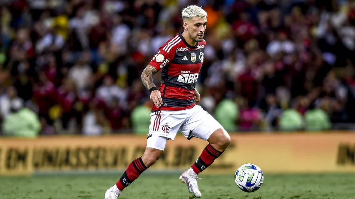 Com a obrigação de vencer, Flamengo recebe o Racing-ARG no Maracanã