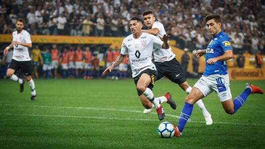 Arrascaeta encobriu Cássio para garantir o hexa da Copa do Brasil para o Cruzeiro