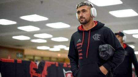 Arrascaeta está confirmado entre os titulares do Flamengo
