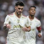 Arrascaeta, do Flamengo, é substituído e vira dúvida para enfrentar o Atlético