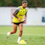 Flamengo x Corinthians: Arrascaeta avança em recuperação de lesão