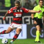 Márcio Rezende vê irregularidade em falta que originou gol do Flamengo sobre o Atlético