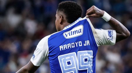 Keny Arroyo comemora gol sobre o Corinthians pelo Brasileirão de 2025