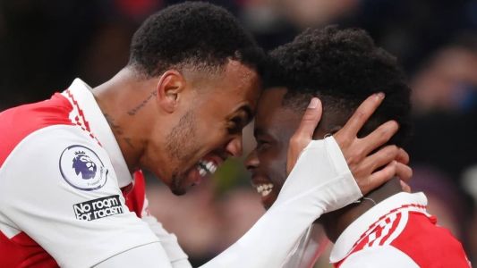 Arsenal continua com uma liderança confortável na Inglaterra