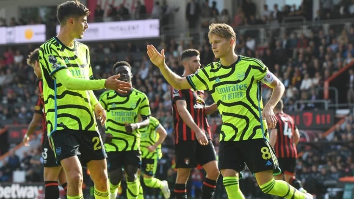 Arsenal goleia Bournemouth e assume vice-liderança da Premier League