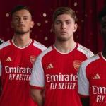 Arsenal lança nova camisa inspirada no ano do último título do Inglês