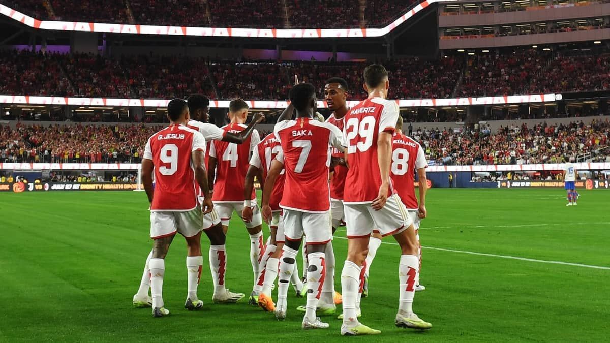Em jogo de oito gols, Arsenal vence Barcelona em amistoso nos Estados Unidos  