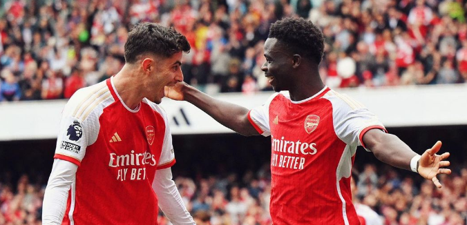 Arsenal vence Bournemouth e segue na liderança da Premier League