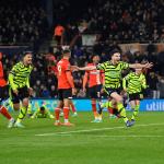 Com gol no último minuto, Arsenal vence Luton Town e se consolida no topo da Premier League
