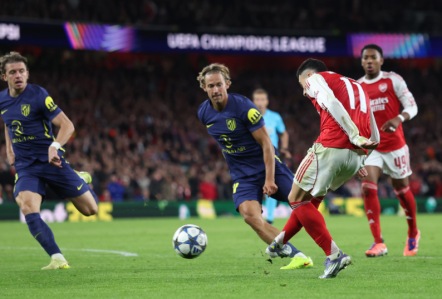 Gabriel Martinelli anota segundo gol de Arsenal 4 x 0 Atlético de Madrid, pela Champions League 2025/2026