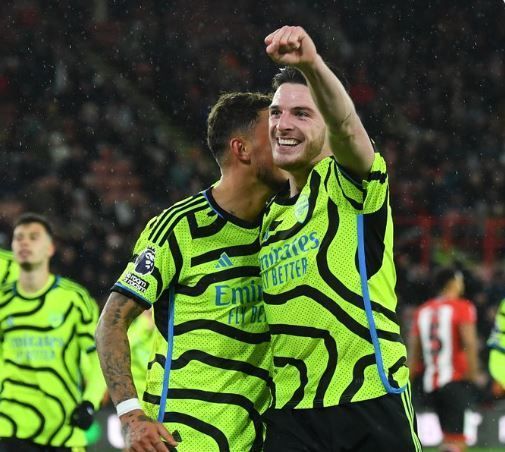Com gol brasileiro, Arsenal goleia Sheffield United pela Premier League