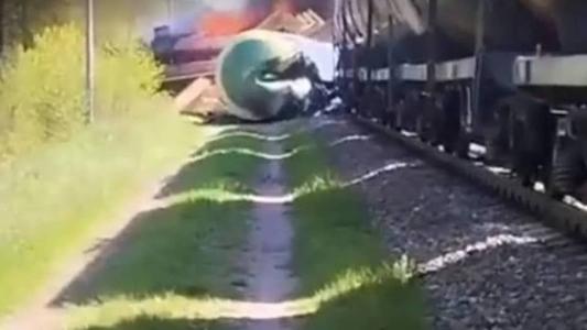 Artefato explosivo leva trem de carga russo a descarrilar