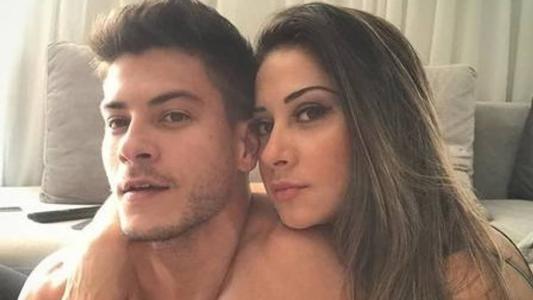 Arthur Aguiar e Maíra Cardi durante relacionamento