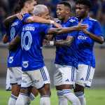 Atacante do Cruzeiro revela parceria com Matheus Pereira e cita cobranças de Larcamón