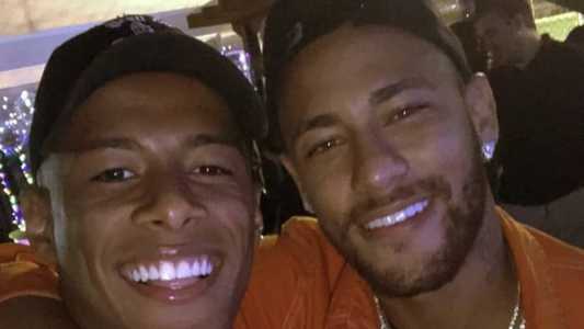 Arthur Gomes e Neymar juntos, durante festa