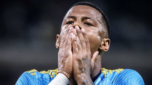 Arthur Gomes lamenta chance perdida em duelo com o RB Bragantino, no Mineirão