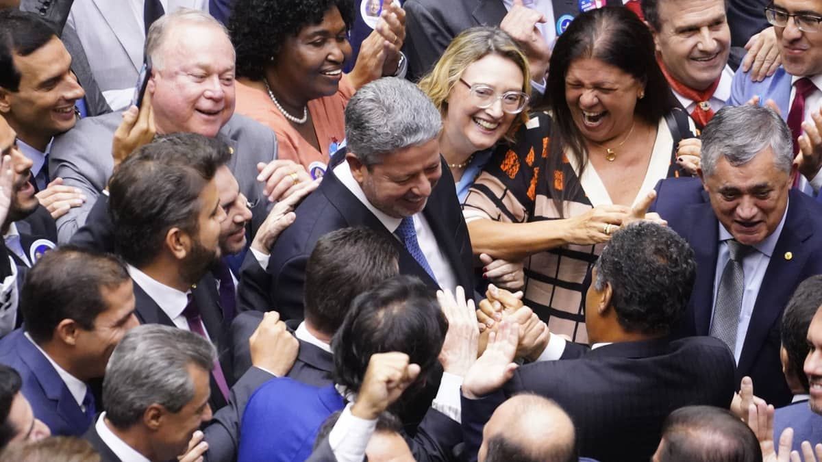 Maria do Rosário, Bivar e Marcos Pereira: veja os deputados que estão na Mesa Diretora da Câmara