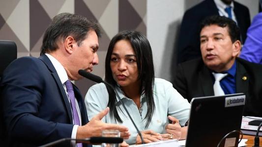 Arthur Maia, presidente da CPMI, impôs condições para acareação entre Mauro Cid e Bolsonaro