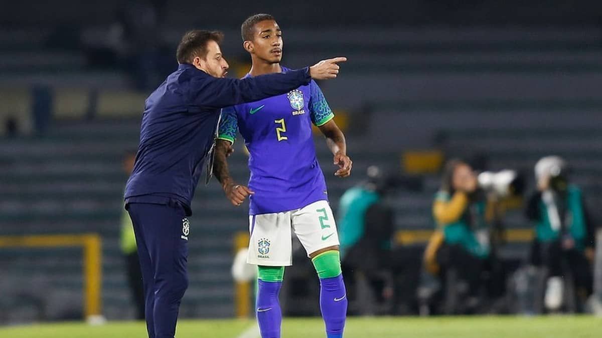 Arthur, lateral do América, é convocado pela Seleção Brasileira