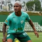 Barcelona faz consulta por Arthur, lateral-direito do América