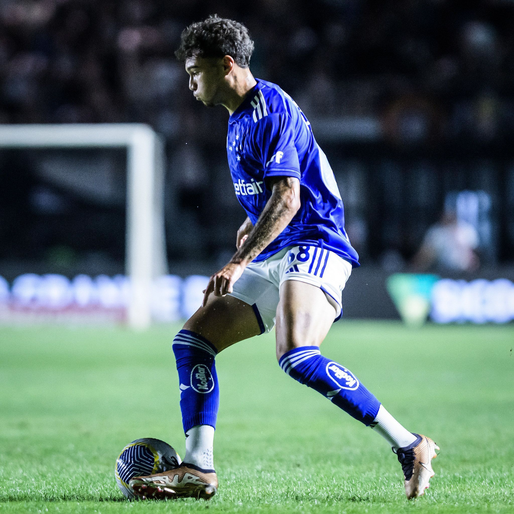 Cruzeiro tem estreia de promessa e termina jogo com quatro formados na base