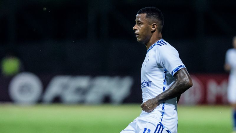 Arthur Gomes comemora vitória e fala em 'colocar o Cruzeiro no mais alto nível'