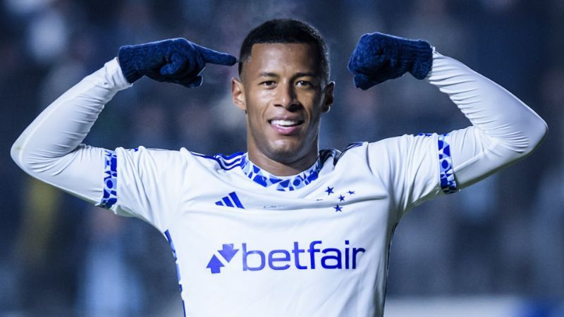Pelo Cruzeiro, Arthur Gomes registra melhores números da carreira em 2024