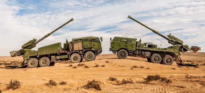 Exército entra em fase final de compra bilionária e pré-seleciona quatro empresas para substituir artilharia da Segunda Guerra | CNN Brasil