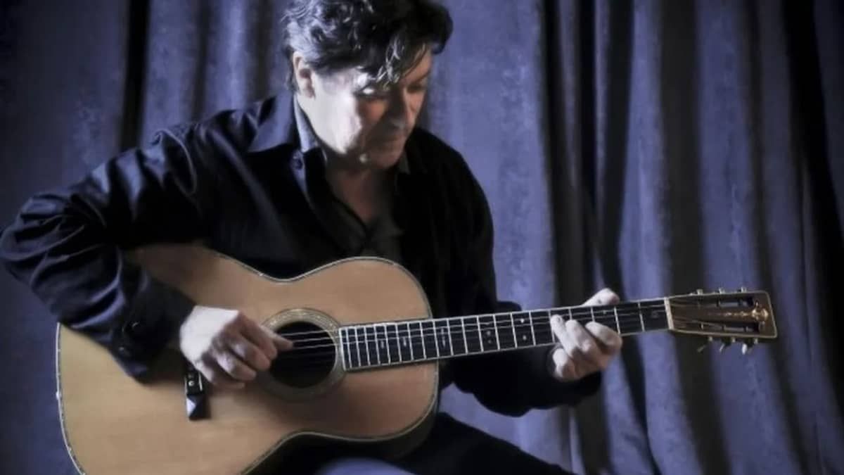 Morre Robbie Robertson guitarrista que tocou com Bob Dylan  