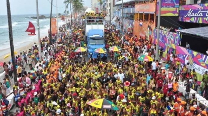 Artistas intervêm em confusões no carnaval de Salvador 