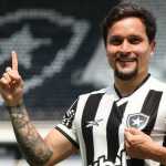 Artur é regularizado e pode estrear pelo Botafogo na Supercopa do Brasil
