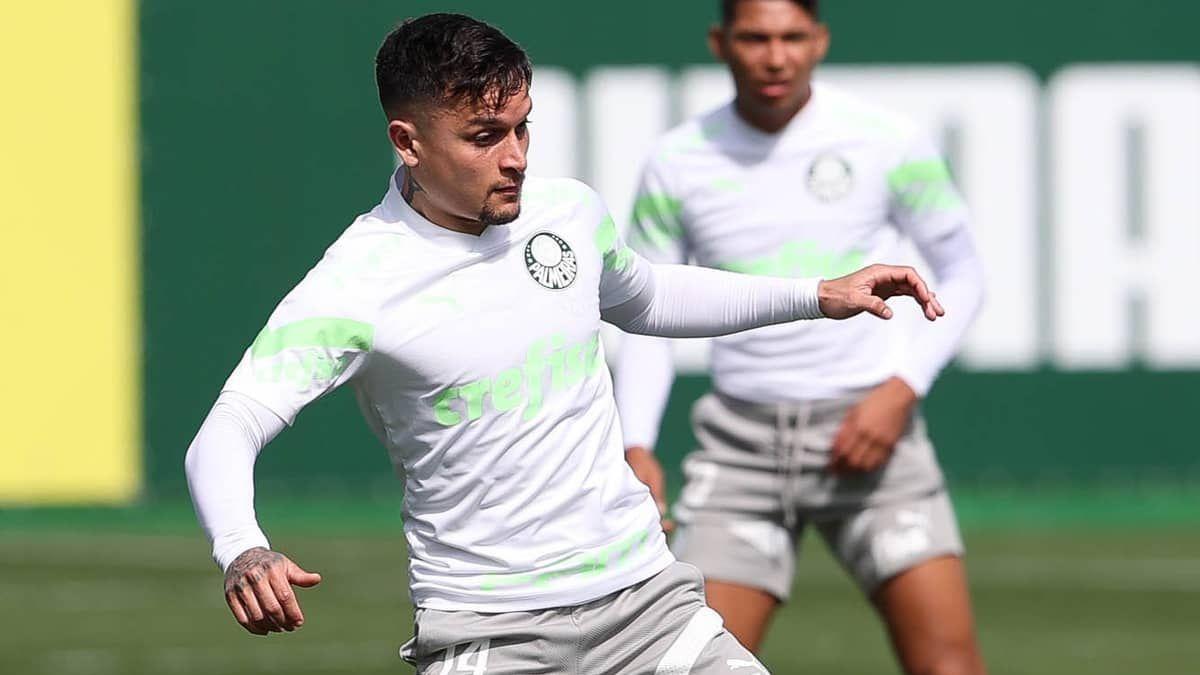 Artur diz que Palmeiras tem 'mente tranquila' para duelo com o Atlético