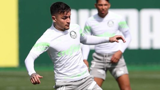 Artur diz que Palmeiras tem 'mente tranquila' para duelo com o Atlético