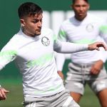 Artur diz que Palmeiras tem 'mente tranquila' para duelo com o Atlético