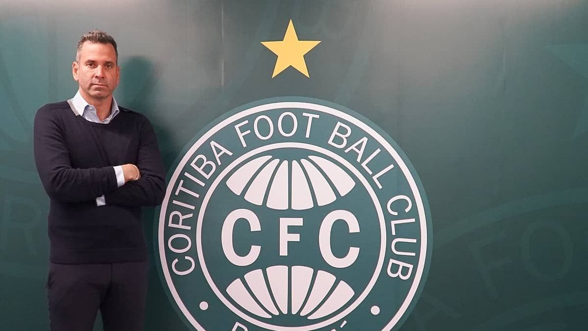 Ex-Cruzeiro é anunciado como head de futebol do Coritiba