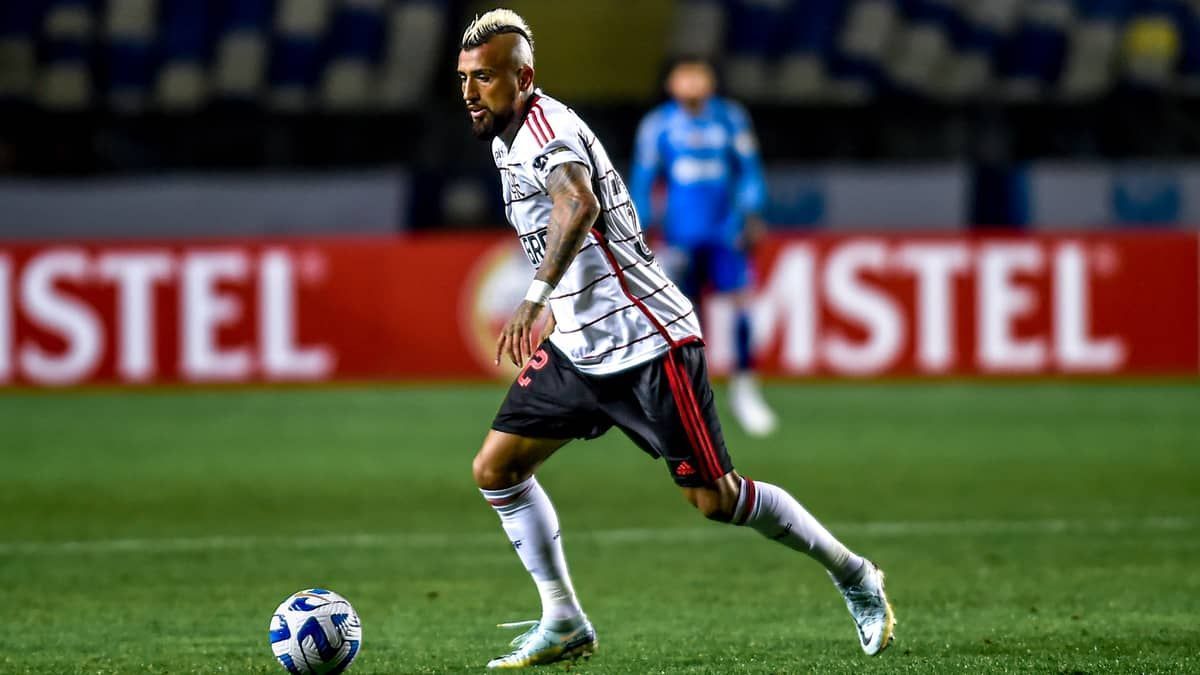 Vidal anuncia que deixará o Flamengo ao término do contrato
