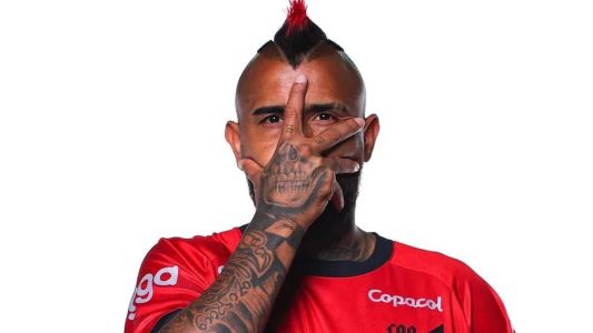 Arturo Vidal é o novo reforço do Athletico-PR