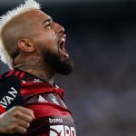 Flamengo anuncia rescisão de contrato de Vidal