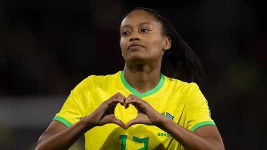 Ary Borges faz coraçãozinho em comemoração a gol marcado contra o Panamá, pela Copa do Mundo