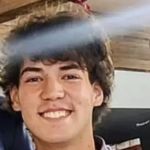 Buscas por jovem americano desparecido ao pular em mar com tubarões são suspensas