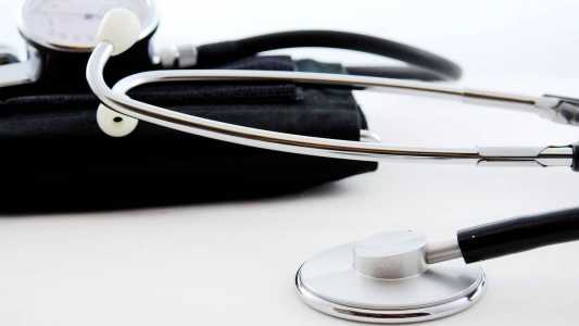 As consultas acontecem de 8h às 17h, no domingo (25)