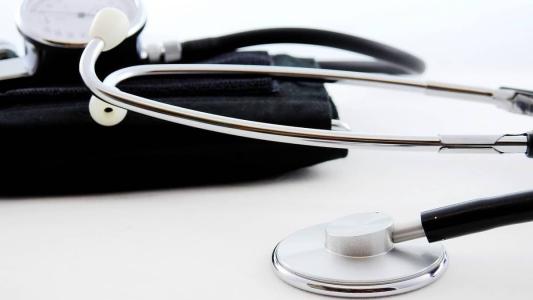 As consultas acontecem de 8h às 17h, no domingo (25)