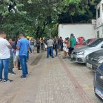 Fila para vagas temporárias reúne cem pessoas e chama atenção em Belo Horizonte