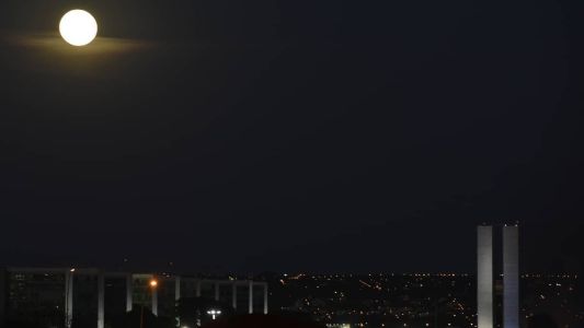 As duas luas cheias de agosto vão ocorrer quando a lua estiver no ponto mais próximo da Terra
