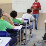 PBH lança edital de concurso com vagas para professores; confira