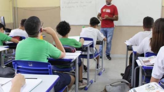 As inscrições variam de R$ 90 a R$ 100, a depender do cargo